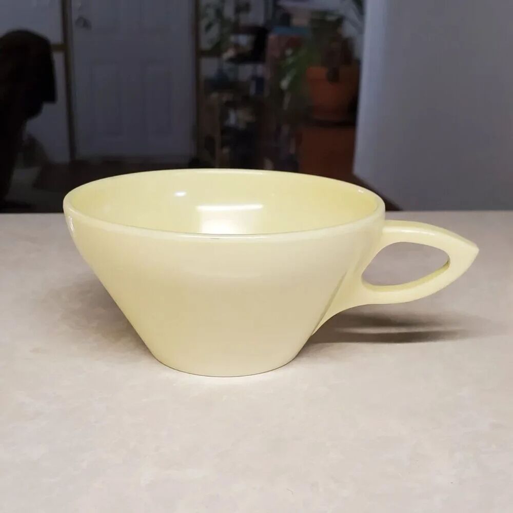 Watertown Lifetime Ware Light Creamy Yellow Cup